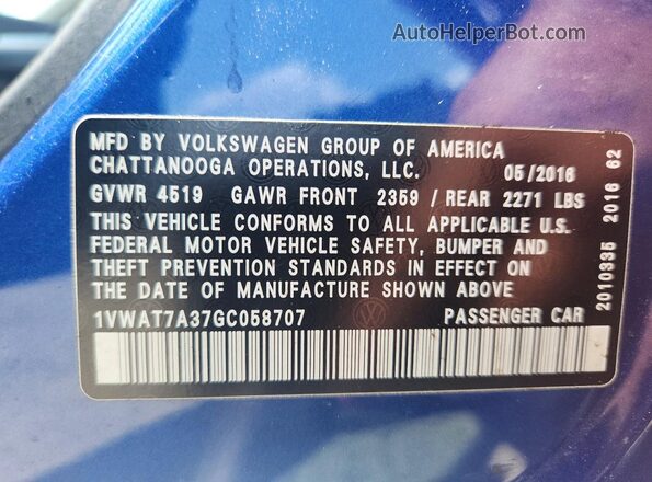 1VWAT7A37GC058707 2016 VOLKSWAGEN PASSAT Blue Engine compartment view
