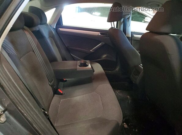 1VWAT7A37HC052486 2017 VOLKSWAGEN PASSAT Silver Widok tylnych siedzeń