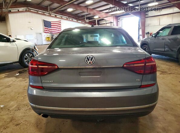 1VWAT7A37HC052486 2017 VOLKSWAGEN PASSAT Silver Widok z tyłu