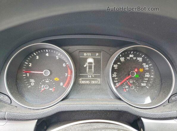 1VWAT7A38HC042744 2017 VOLKSWAGEN PASSAT Red Instrument cluster view