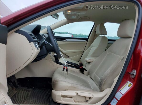 1VWAT7A38HC042744 2017 VOLKSWAGEN PASSAT Red Front interior view
