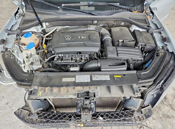 1VWAT7A38HC072701 2017 VOLKSWAGEN PASSAT Silver Вид задньої частини салону