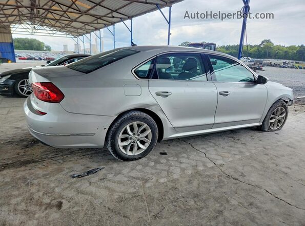 1VWAT7A38HC072701 2017 VOLKSWAGEN PASSAT Silver Задня права чверть