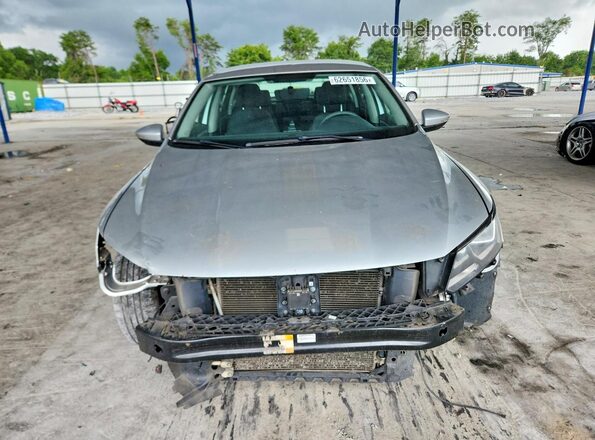 1VWAT7A38HC072701 2017 VOLKSWAGEN PASSAT Silver Вид спереду