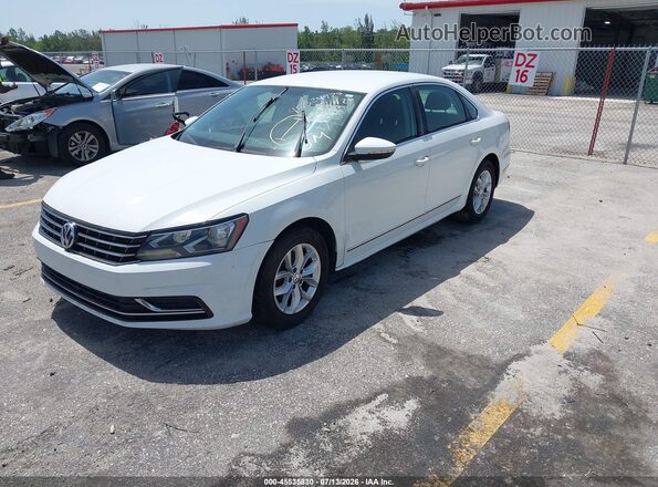 1VWAT7A39GC010187 2016 VOLKSWAGEN PASSAT White Front view