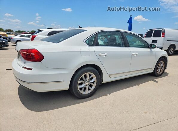 1VWAT7A39GC056795 2016 VOLKSWAGEN PASSAT White Rear right