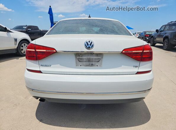 1VWAT7A39GC056795 2016 VOLKSWAGEN PASSAT White Rear view