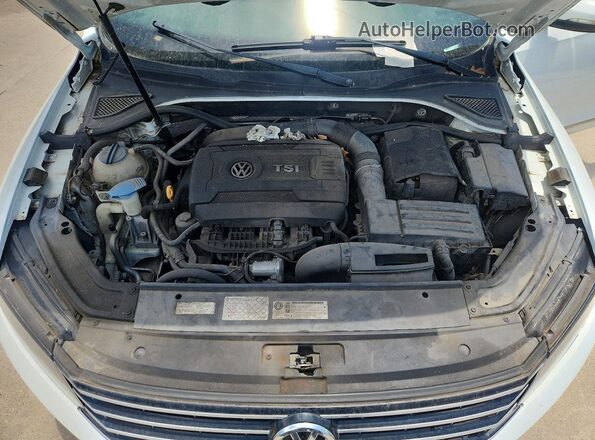 1VWAT7A39GC056795 2016 VOLKSWAGEN PASSAT White Rear interior view