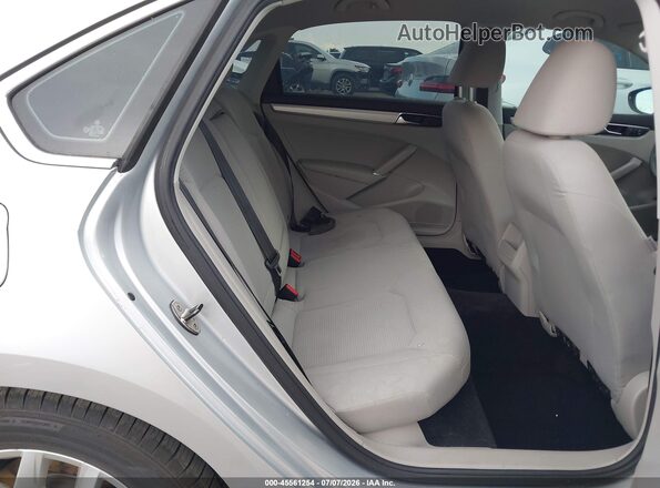 1VWAT7A39HC053025 2017 VOLKSWAGEN PASSAT Silver Вид наклейки з VIN-кодом
