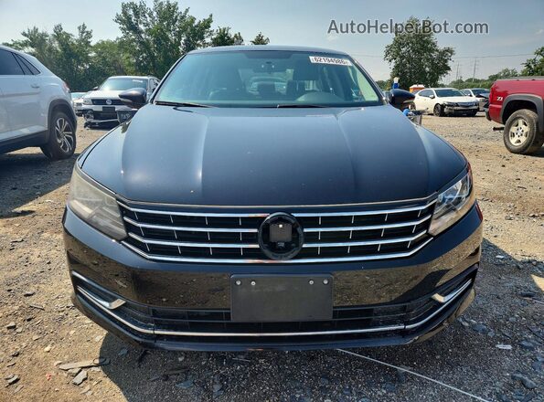 1VWAT7A39HC073923 2017 VOLKSWAGEN PASSAT Black Widok z przodu