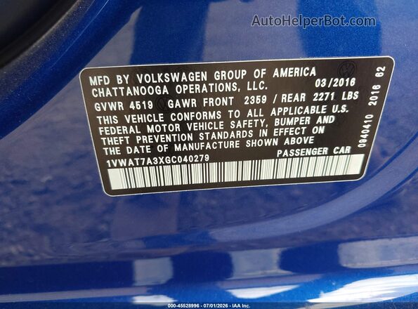 1VWAT7A3XGC040279 2016 VOLKSWAGEN PASSAT Blue Engine compartment view