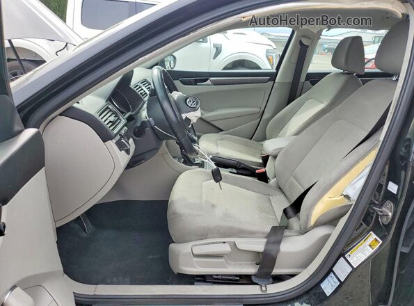 1VWAT7A3XGC045367 2016 VOLKSWAGEN PASAAT Черный Вид салона спереди