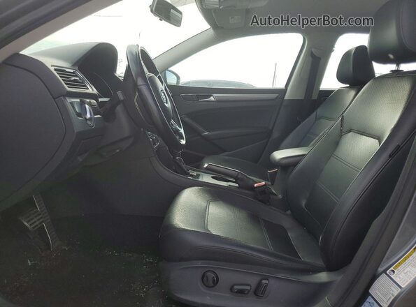 1VWAT7A3XGC051122 2016 VOLKSWAGEN PASSAT Gray Front interior view