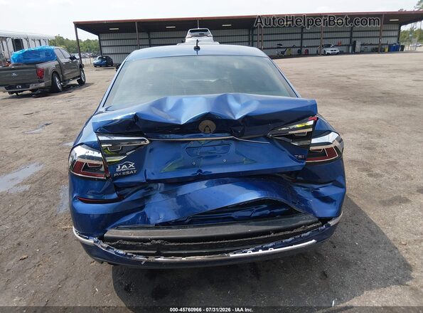 1VWAT7A3XHC041014 2017 VOLKSWAGEN PASSAT Blue 