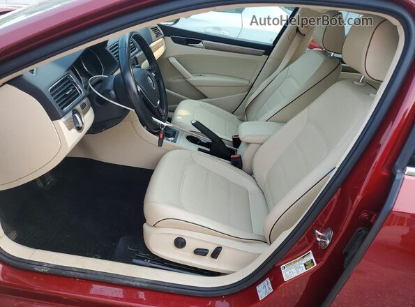 1VWBA7A30JC020561 2018 VOLKSWAGEN PASSAT Maroon Widok wnętrza z przodu