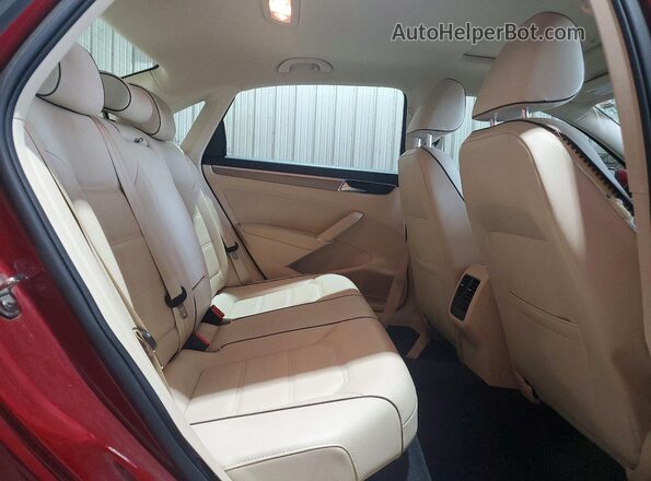 1VWBA7A30JC020561 2018 VOLKSWAGEN PASSAT Maroon Widok tylnych siedzeń
