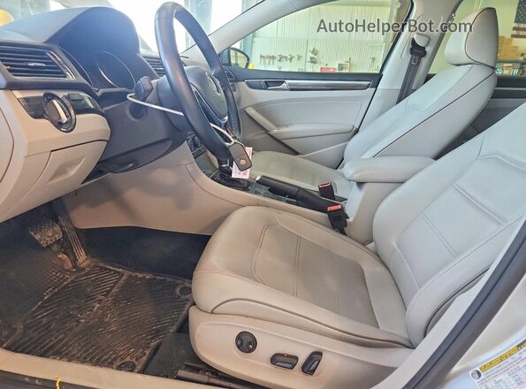 1VWBA7A30JC020608 2018 VOLKSWAGEN PASSAT Gray Vista interior delantera