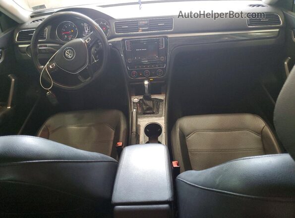 1VWBA7A32JC020965 2018 VOLKSWAGEN PASSAT Синий Вид панели приборов