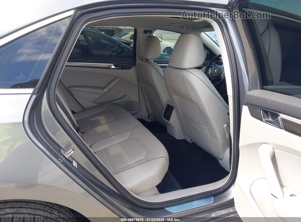 1VWBA7A32JC033005 2018 VOLKSWAGEN PASSAT Gray VIN sticker view