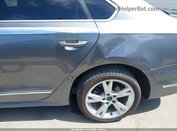 1VWBA7A32JC033005 2018 VOLKSWAGEN PASSAT Gray Front view