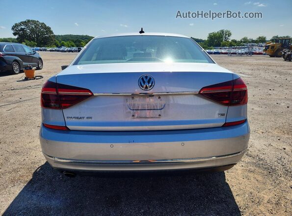 1VWBA7A34JC008204 2018 VOLKSWAGEN PASSAT Серебряный Вид сзади