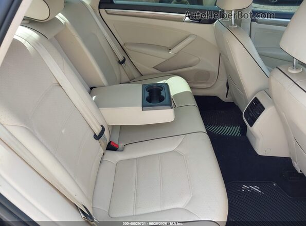 1VWBA7A34JC022832 2018 VOLKSWAGEN PASSAT Черный Вид наклейки с VIN-кодом