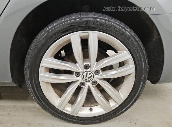 1VWBA7A34JC031983 2018 VOLKSWAGEN PASSAT Gray 