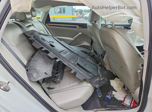 1VWBA7A34JC040926 2018 VOLKSWAGEN PASSAT White Հետևի նստատեղերի տեսք