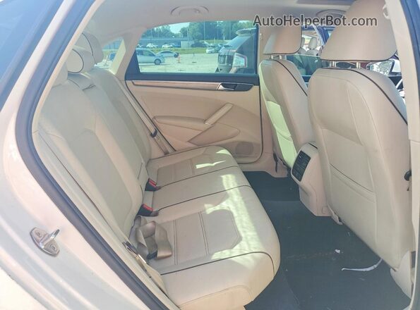1VWBA7A34JC046774 2018 VOLKSWAGEN PASSAT White Հետևի նստատեղերի տեսք