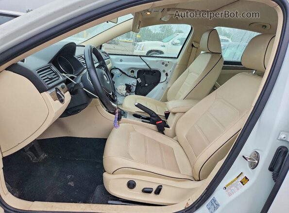 1VWBA7A35JC031488 2018 VOLKSWAGEN PASSAT White Front interior view