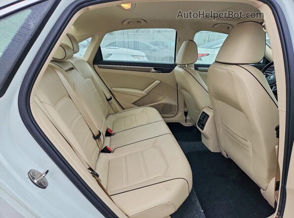 1VWBA7A35JC031488 2018 VOLKSWAGEN PASSAT White Rear seats view