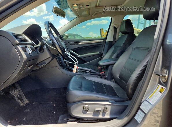 1VWBA7A36JC004610 2018 VOLKSWAGEN PASSAT Серый Вид салона спереди