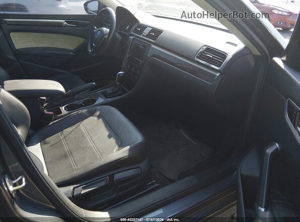 1VWBA7A36JC020239 2018 VOLKSWAGEN PASSAT Gray Front interior view