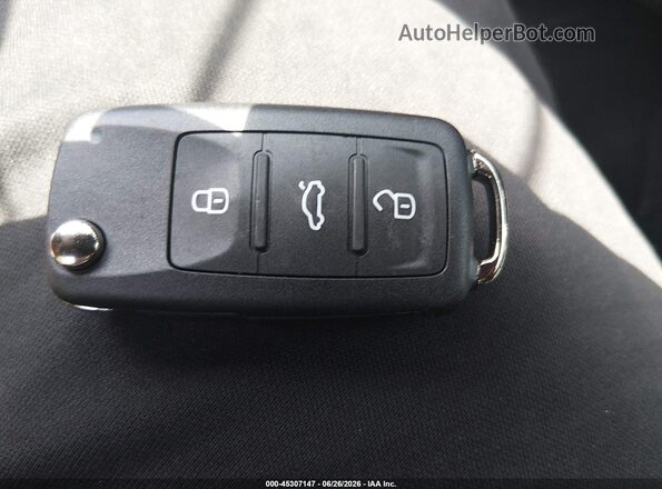 1VWBA7A36JC020239 2018 VOLKSWAGEN PASSAT Gray Dashboard view