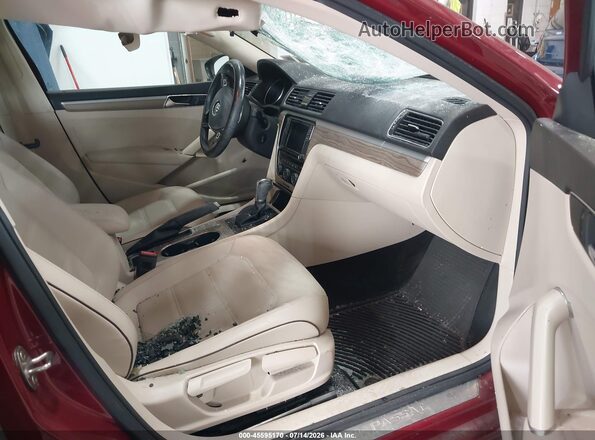 1VWBA7A37JC025711 2018 VOLKSWAGEN PASSAT Red Вид салону спереду