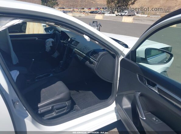 1VWBA7A37JC026597 2018 VOLKSWAGEN PASSAT White Սալոնի դիմացի տեսք