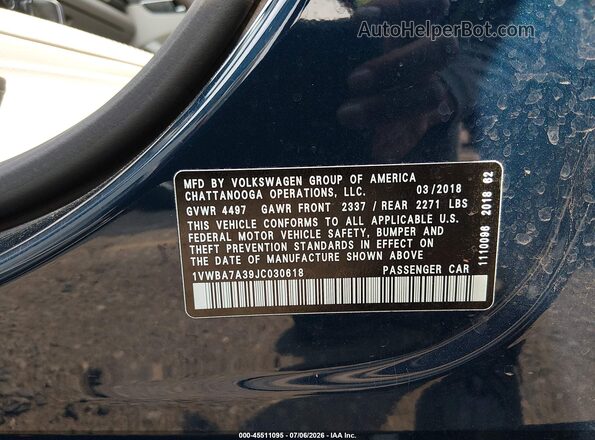 1VWBA7A39JC030618 2018 VOLKSWAGEN PASSAT Blue Vista del compartimento del motor