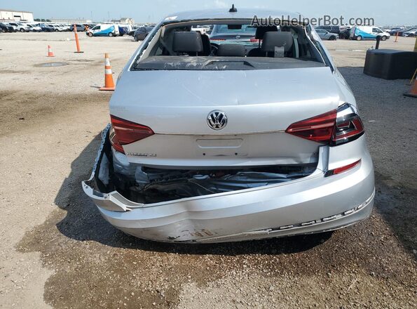 1VWBA7A3XJC019322 2018 VOLKSWAGEN PASSAT Silver 