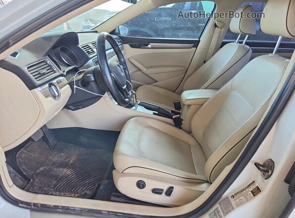 1VWBS7A36GC064876 2016 VOLKSWAGEN PASSAT White Front interior view