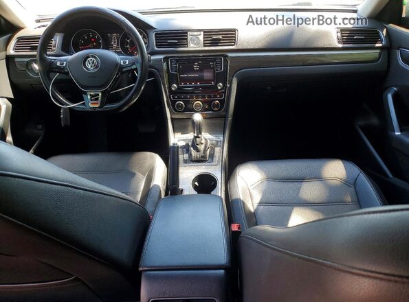 1VWBT7A31HC035672 2017 VOLKSWAGEN PASSAT Silver Dashboard view