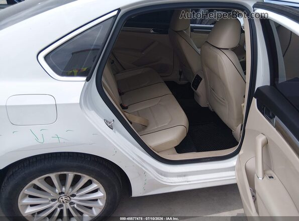 1VWBT7A34GC030075 2016 VOLKSWAGEN PASSAT White Widok naklejki z numerem VIN