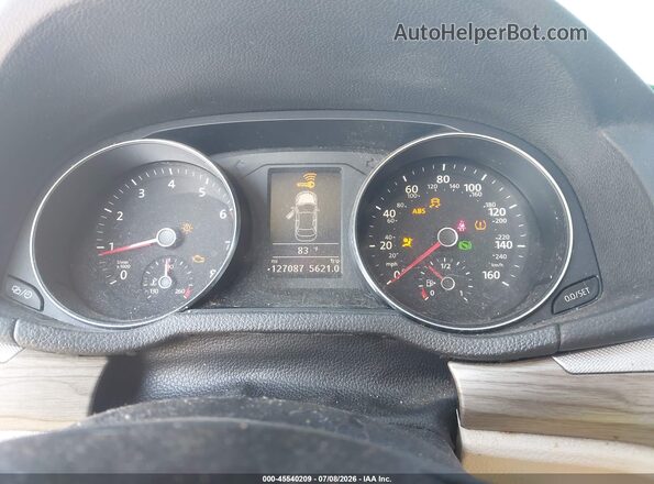 1VWBT7A35HC023640 2017 VOLKSWAGEN PASSAT Белый Вид задних сидений