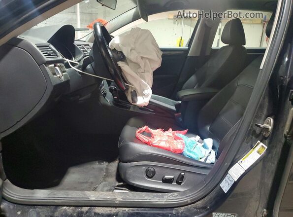 1VWBT7A37HC053948 2017 VOLKSWAGEN PASSAT Black Front interior view