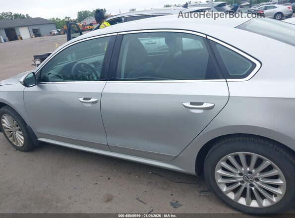 1VWBT7A38HC005147 2017 VOLKSWAGEN PASSAT Silver 