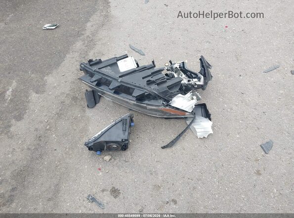 1VWBT7A38HC005147 2017 VOLKSWAGEN PASSAT Silver Instrument cluster view