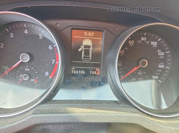 1VWBT7A38HC019713 2017 VOLKSWAGEN PASSAT Maroon Սարքավորումների վահանակի տեսք