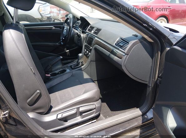 1VWBT7A38HC022028 2017 VOLKSWAGEN PASSAT Black Front interior view