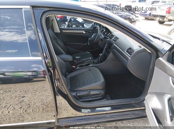 1VWBT7A3XHC077290 2017 VOLKSWAGEN PASSAT Black Widok wnętrza z przodu
