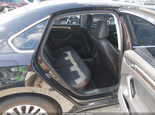 1VWBT7A3XHC077290 2017 VOLKSWAGEN PASSAT Black Widok naklejki z numerem VIN
