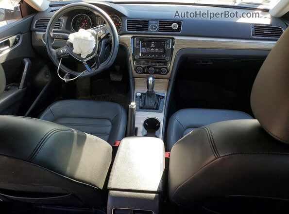 1VWCS7A30GC060486 2016 VOLKSWAGEN PASSAT Черный Вид панели приборов
